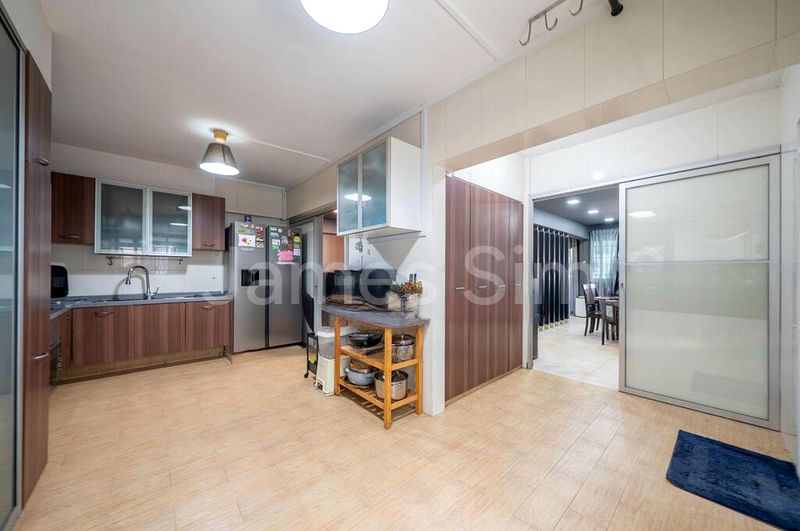 Executive HDB for Sale in  324 Yishun Central - Image 1